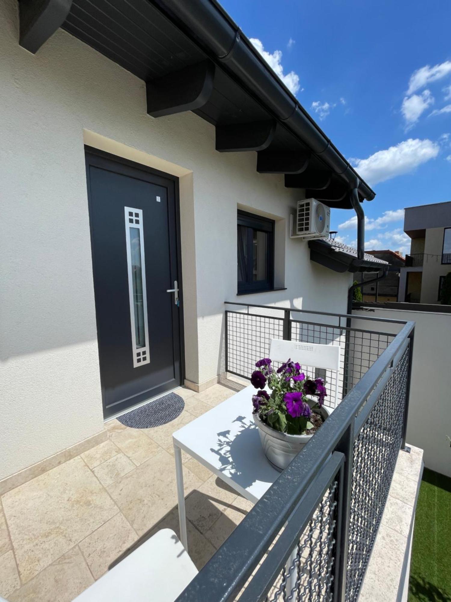 Apartment 3 Confort&Modern Arad Exterior foto